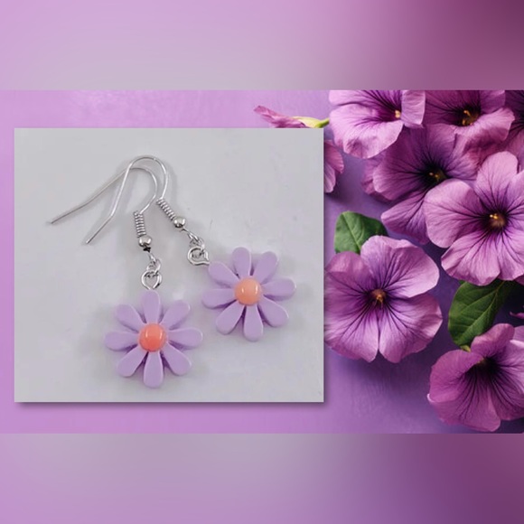 Jewelry - $1 PURPLE FLOWER EARRINGS. NEW. $1 WITH ANY $10 ORDER OR MORE
